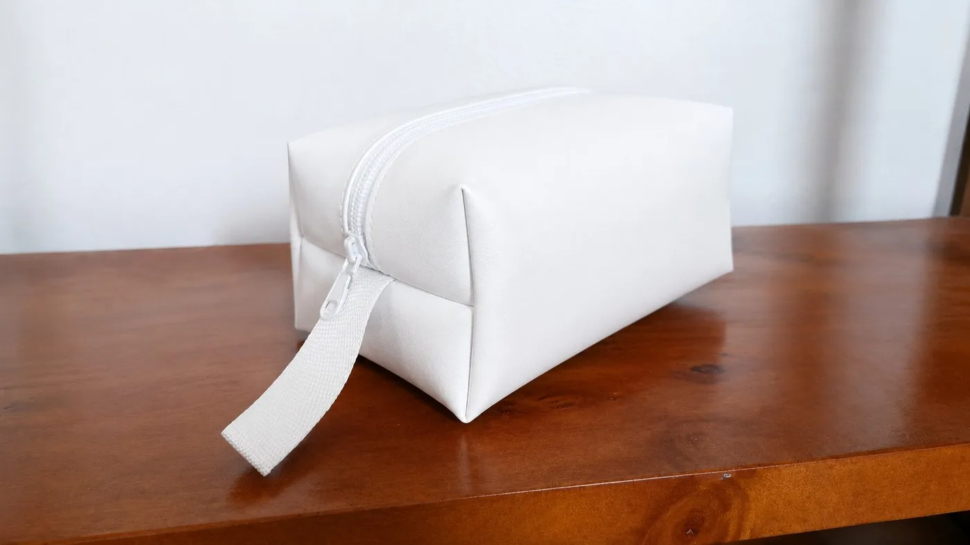 Cosmetiquero PU símil cuero blando color blanco regalo corporativo unisex mayorista Chile
