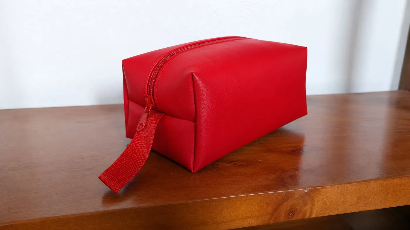Cosmetiquero PU símil cuero blando color rojo regalo corporativo mujer mayorista Chile