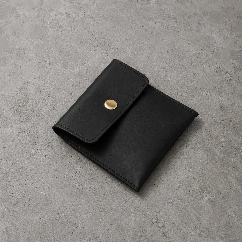 Estuche joyería broche dorado negro